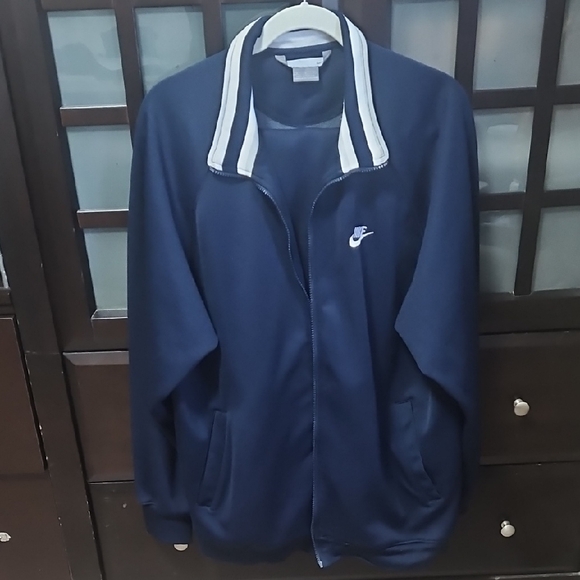 Nike Men's Dark Blue Windbreaker with Striped Collar - Picture 1 of 6